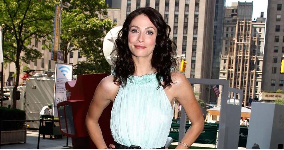 Joanne Kelly Net Worth 2022